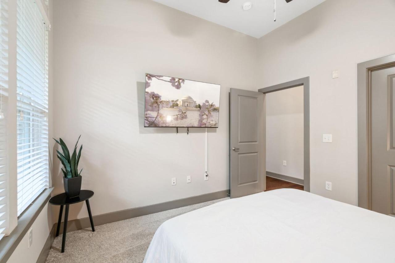 Grand Luxury Premium Vaulted Ceilings * Woodbridge